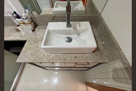 Apartamento para alugar com 80m², 2 quartos e 1 vaga Apartamento para alugar com 80m², 2 quartos e 1 vagaSuíte - Banheiro