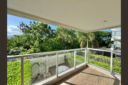 Apartamento para alugar com 80m², 2 quartos e 1 vaga Apartamento para alugar com 80m², 2 quartos e 1 vagaVaranda