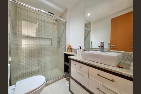 Apartamento para alugar com 80m², 2 quartos e 1 vaga Apartamento para alugar com 80m², 2 quartos e 1 vagaSuíte - Banheiro