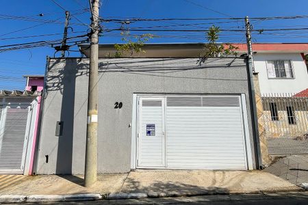 Casa para alugar com 115m², 2 quartos e 1 vagaFachada + plaquinha