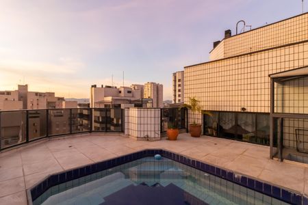 Apartamento à venda com 250m², 5 quartos e 5 vagasCobertura