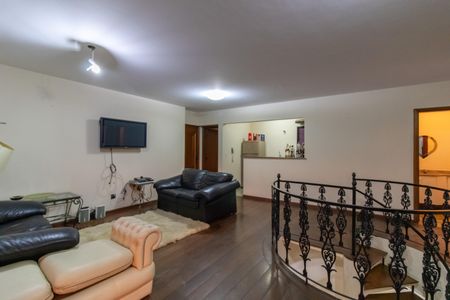 Apartamento à venda com 250m², 5 quartos e 5 vagasCobertura