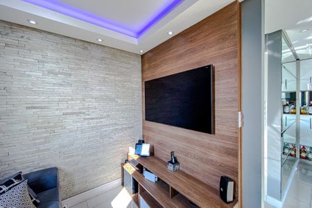 Apartamento à venda com 63m², 2 quartos e 1 vagaSala de TV