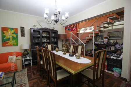 Casa à venda com 346m², 4 quartos e 3 vagas Casa à venda com 346m², 4 quartos e 3 vagasSala de Jantar