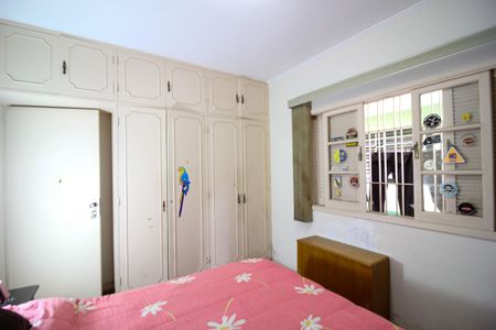 Casa à venda com 346m², 4 quartos e 3 vagas Casa à venda com 346m², 4 quartos e 3 vagasQuarto 3