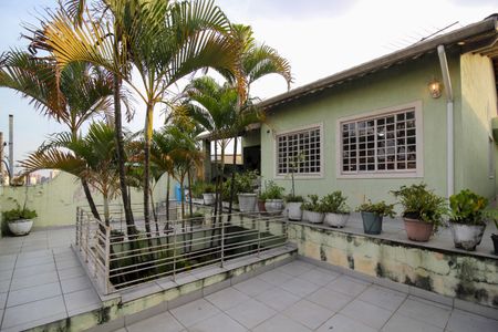 Casa à venda com 346m², 4 quartos e 3 vagas Casa à venda com 346m², 4 quartos e 3 vagasTerraço