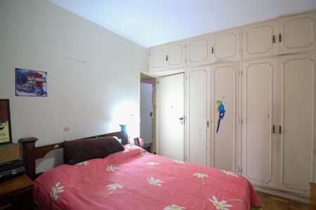 Casa à venda com 346m², 4 quartos e 3 vagas Casa à venda com 346m², 4 quartos e 3 vagasQuarto 3