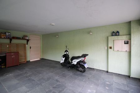 Casa à venda com 346m², 4 quartos e 3 vagas Casa à venda com 346m², 4 quartos e 3 vagasGaragem