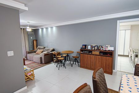 Apartamento à venda com 130m², 4 quartos e 2 vagasSala