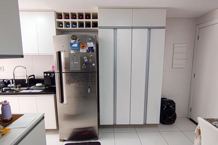 Apartamento à venda com 130m², 4 quartos e 2 vagasCozinha e Área de Serviço