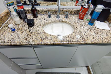 Apartamento à venda com 130m², 4 quartos e 2 vagasSuíte Banheiro