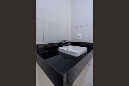 Casa de condomínio à venda com 209m², 3 quartos e 2 vagasLavabo