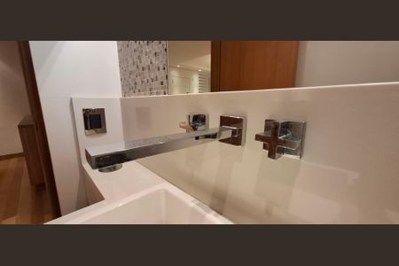 Apartamento à venda com 178m², 4 quartos e 4 vagasLavabo