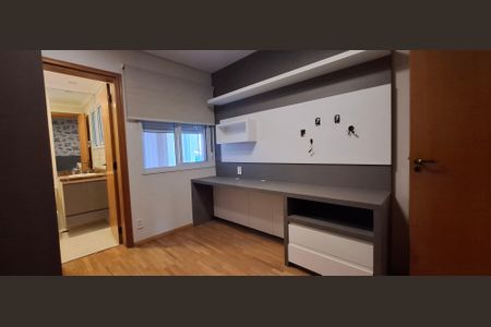 Apartamento à venda com 178m², 4 quartos e 4 vagasSuíte 3