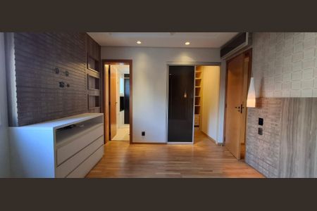 Apartamento à venda com 178m², 4 quartos e 4 vagasSuíte 4