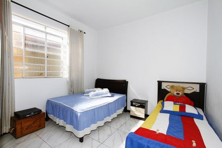 Casa à venda com 230m², 3 quartos e 2 vagasQuarto 2