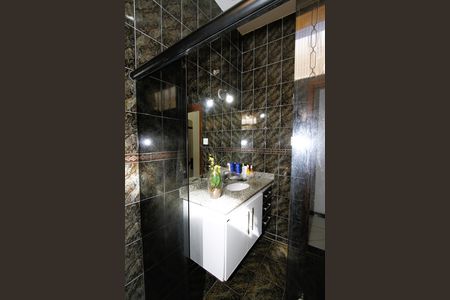 Casa à venda com 230m², 3 quartos e 2 vagasBanheiro Social