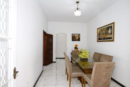 Casa à venda com 230m², 3 quartos e 2 vagasCopa