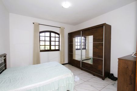 Casa à venda com 230m², 3 quartos e 2 vagasSuíte
