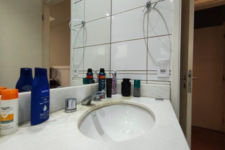 Apartamento à venda com 130m², 3 quartos e 2 vagasBanheiro Suíte 2