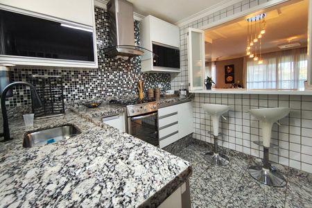 Apartamento à venda com 130m², 3 quartos e 2 vagasCozinha