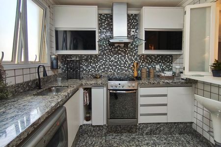 Apartamento à venda com 130m², 3 quartos e 2 vagasCozinha