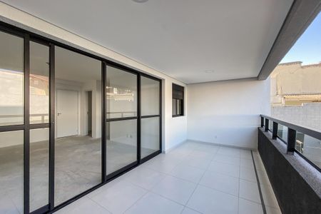 Apartamento à venda com 102m², 3 quartos e 2 vagas Apartamento à venda com 102m², 3 quartos e 2 vagasVaranda da Sala