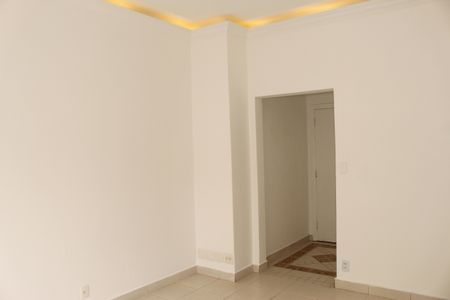 Apartamento para alugar com 90m², 2 quartos e sem vagaSala