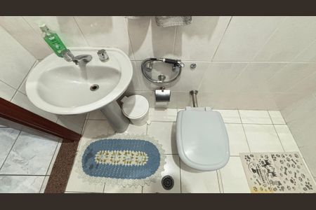 Casa à venda com 250m², 4 quartos e 6 vagasBanheiro 2