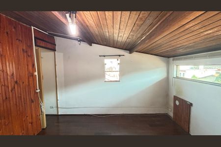 Casa à venda com 250m², 4 quartos e 6 vagasQuarto Sótão