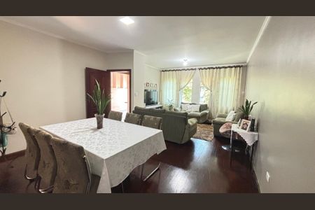 Casa à venda com 250m², 4 quartos e 6 vagasSala - Sala de Jantar