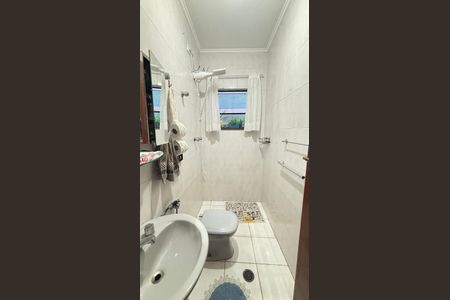 Casa à venda com 250m², 4 quartos e 6 vagasBanheiro 2