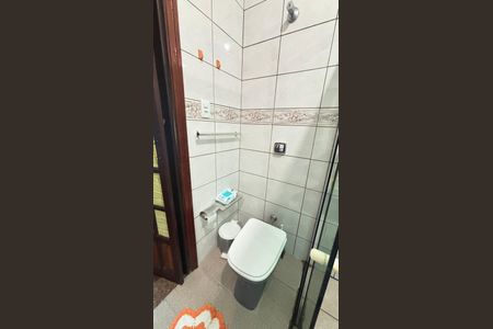 Casa à venda com 250m², 4 quartos e 6 vagasBanheiro da Suíte