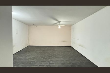 Casa à venda com 250m², 4 quartos e 6 vagasPorão