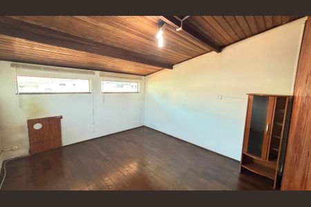 Casa à venda com 250m², 4 quartos e 6 vagasQuarto Sótão