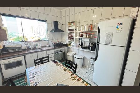 Casa à venda com 250m², 4 quartos e 6 vagasCozinha