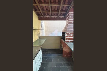 Casa à venda com 250m², 4 quartos e 6 vagasPorão - Churrasqueira