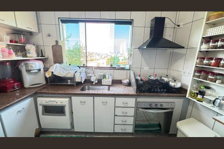 Casa à venda com 250m², 4 quartos e 6 vagasCozinha