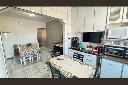 Casa à venda com 250m², 4 quartos e 6 vagasCozinha