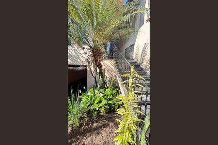 Casa à venda com 250m², 4 quartos e 6 vagasGaragem - Fachada