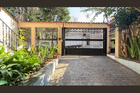Casa à venda com 250m², 4 quartos e 6 vagasGaragem - Fachada