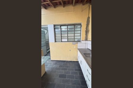 Casa à venda com 250m², 4 quartos e 6 vagasPorão - Churrasqueira