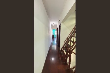 Casa à venda com 250m², 4 quartos e 6 vagasCorredor