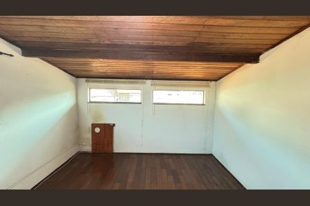 Casa à venda com 250m², 4 quartos e 6 vagasQuarto Sótão