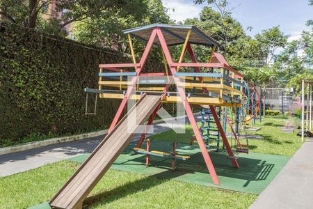 Apartamento à venda com 47m², 2 quartos e 1 vaga Apartamento à venda com 47m², 2 quartos e 1 vagaÁrea comum - Playground