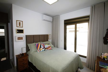Apartamento à venda com 200m², 2 quartos e 2 vagasSuíte