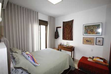 Apartamento à venda com 200m², 2 quartos e 2 vagasSuíte