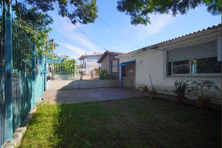 Casa à venda com 250m², 3 quartos e 3 vagas Casa à venda com 250m², 3 quartos e 3 vagasPátio