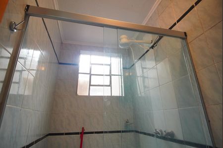 Casa à venda com 250m², 3 quartos e 3 vagas Casa à venda com 250m², 3 quartos e 3 vagasBanheiro suíte