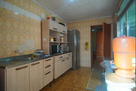 Casa à venda com 250m², 3 quartos e 3 vagas Casa à venda com 250m², 3 quartos e 3 vagasCozinha